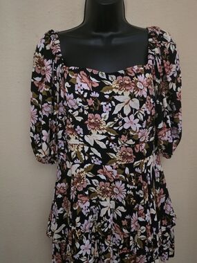 Francesca's Black Floral Square-Neck Romper